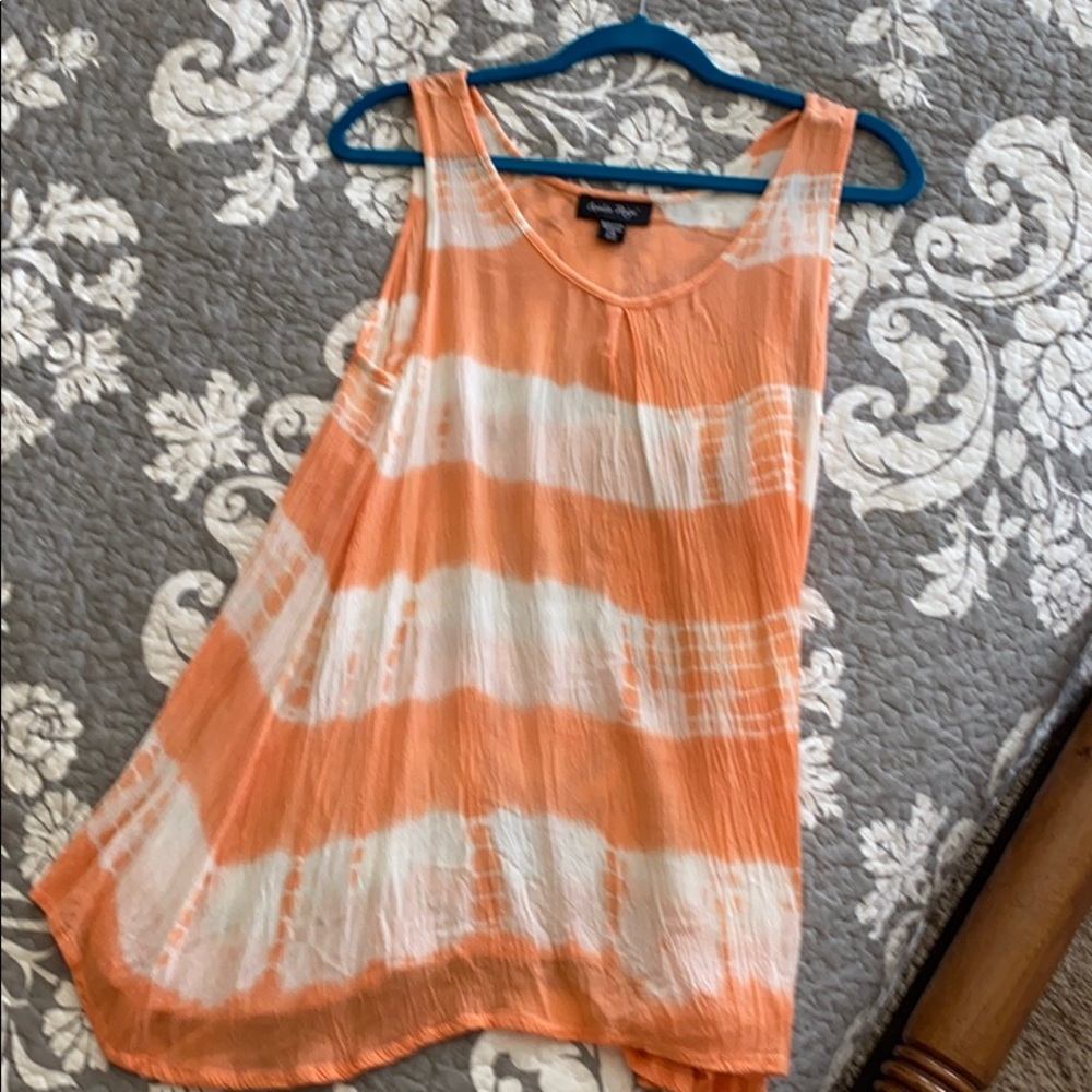 Peach and cream top
